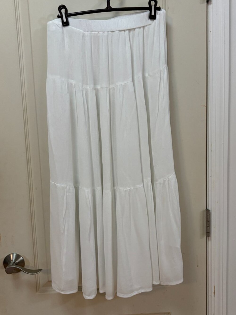 Sybilla Women's M 100% Viscose Elastic Waist Layered Ruffled Skirt. White.